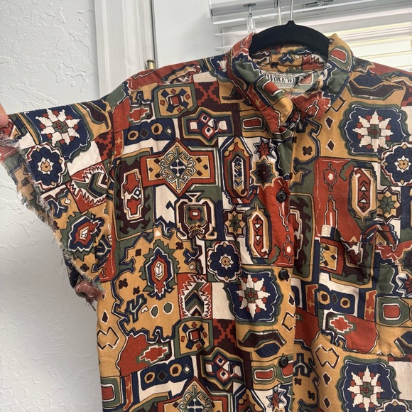 Vintage Geometric Patterned Distressed Blouse - Picture 2 of 10